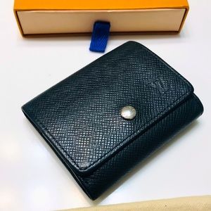 GENUINE LOUIS VUITTON Taiga Half-Zip Men’s Wallet